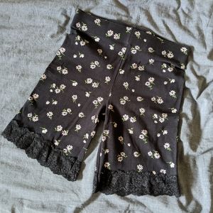 🌸 NWOT F21 Floral Lace Biker Shorts 🍃